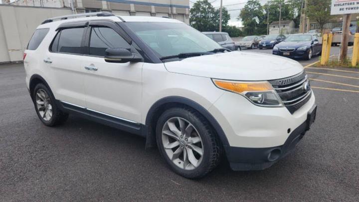 $4500 : 2011 Explorer XLT image 5