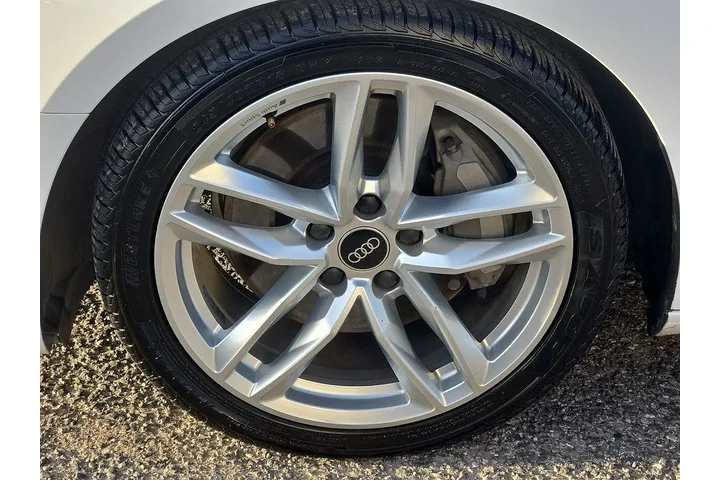 $24649 : Audi A4 2022 AWD quattro S l image 9