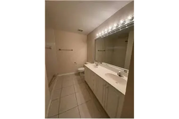 $2150 : Rental property with 3 bedro image 4