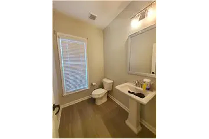 $2200 : Rental property with 3 bedro image 5