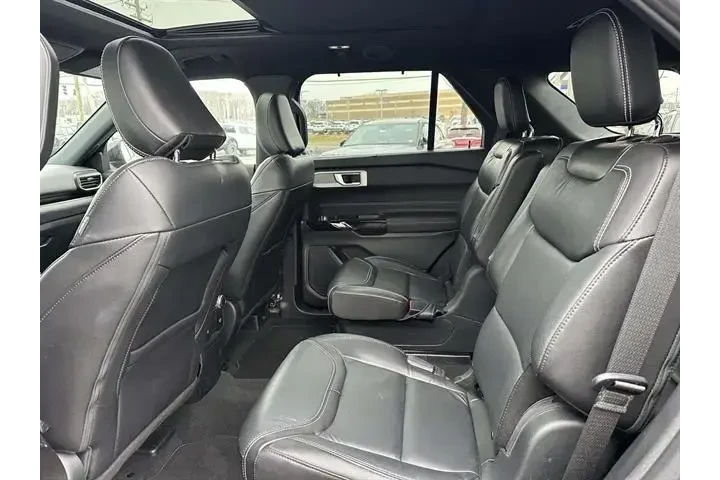 $37255 : Ford Explorer 2022 AWD ST 4d image 10