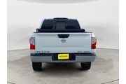 $28888 : Nissan Titan 2019 4x4 S 4dr thumbnail