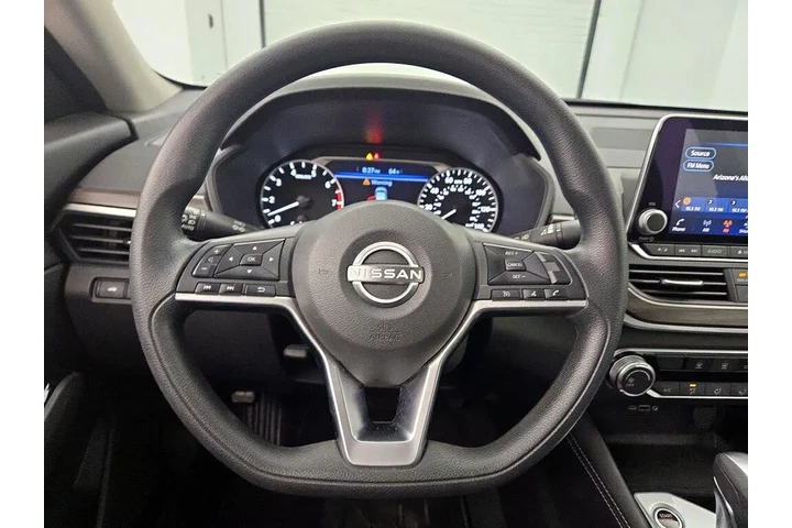 $24998 : Nissan Altima 2023 2.5 SV 4d image 10