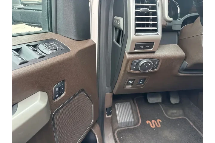 $37460 : Ford F-150 2018 4x4 King Ran image 8