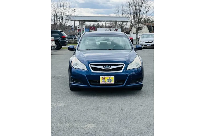 $8500 : 2010 Legacy 2.5i Limited image 4