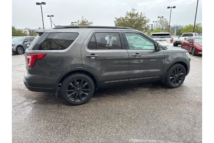 $17000 : Ford Explorer 2018 XLT 4dr S image 9