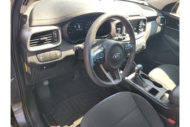 $9448 : Kia Sorento 2018 L 4dr SUV image 9