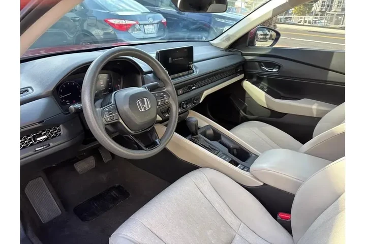 $25988 : Honda Accord 2023 EX 4dr Sed image 9