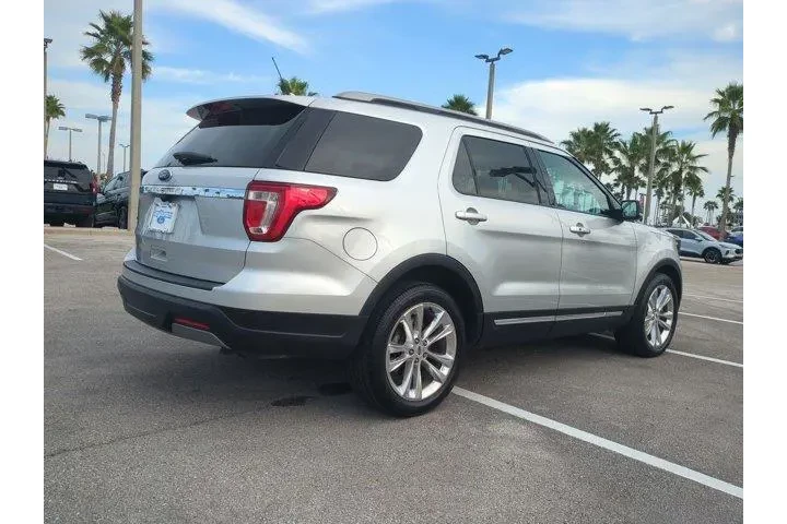 $16990 : Ford Explorer 2019 XLT 4dr S image 4