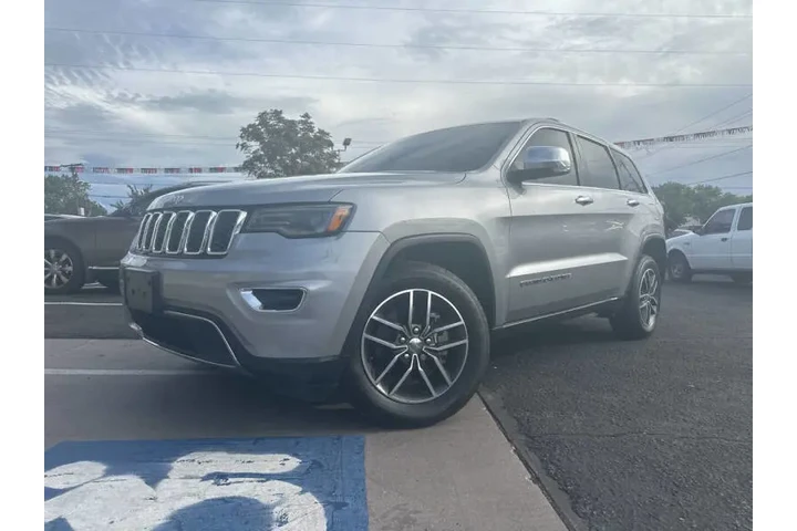 2018 Grand Cherokee Limited image 3