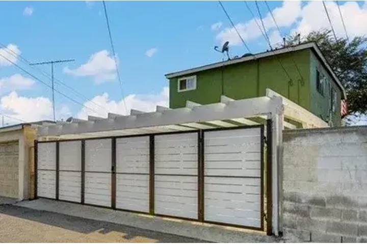 $1100 : About 1010 Garfield Ave Unit 1 image 3