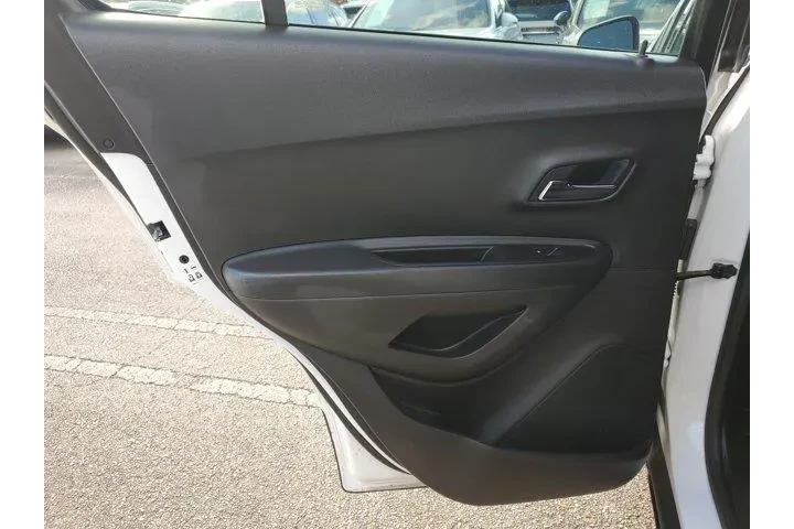 $10490 : Chevrolet Trax 2020 LS 4dr C image 9