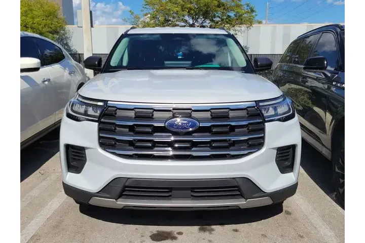 $38990 : Ford Explorer 2026 Active 4d image 2