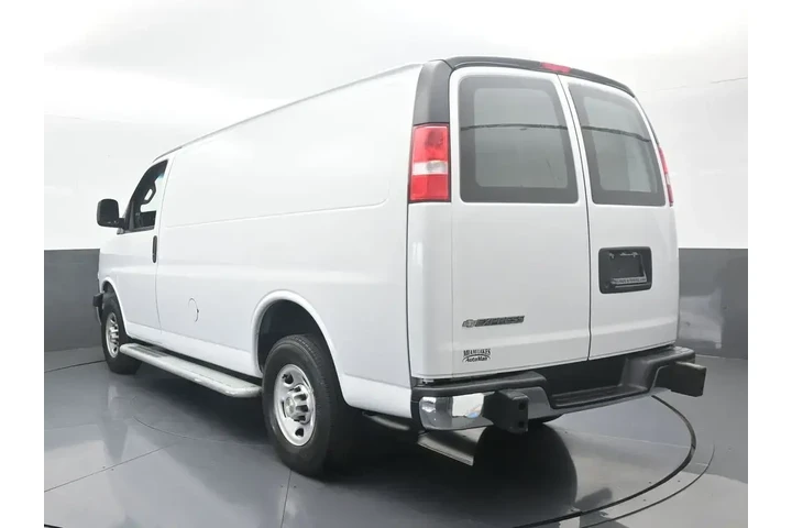 $31780 : Chevrolet Express 2024 2500 image 4