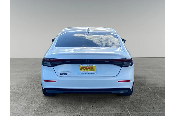 $29264 : Honda Accord 2024 LX 4dr Sed image 4