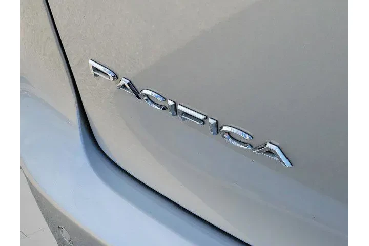 $26891 : Chrysler Pacifica 2024 Touri image 6