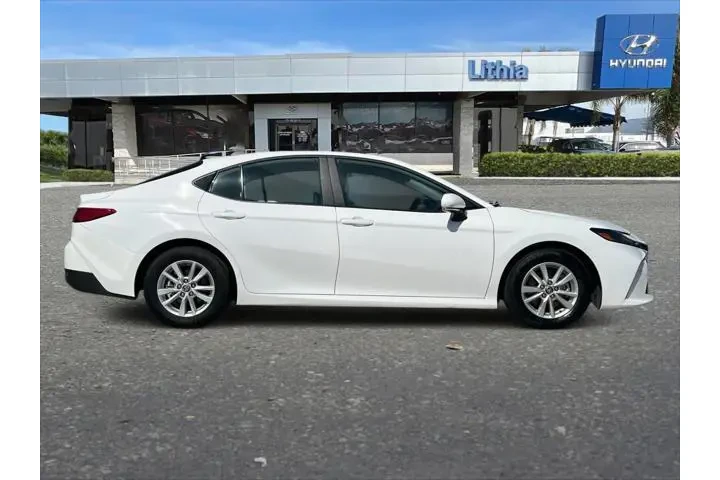 $26399 : Toyota Camry 2025 LE 4dr Sed image 9