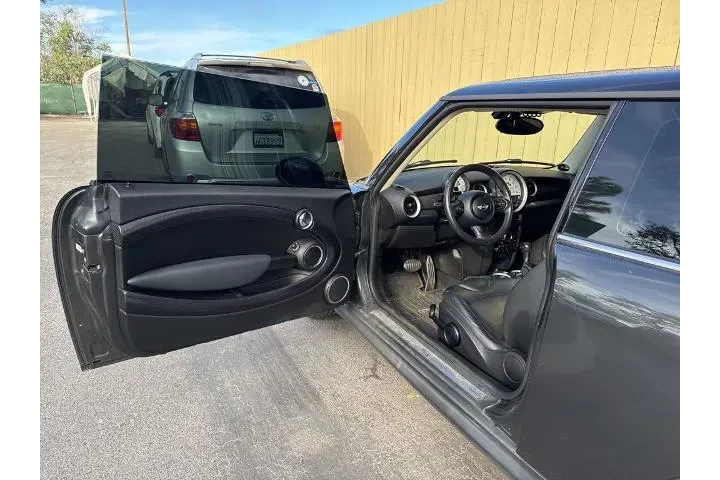 $8579 : MINI Cooper 2011 S 2dr Hatch image 5