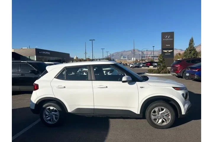 $19500 : Hyundai VENUE 2025 SE 4dr Cr image 4