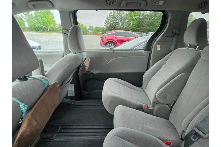 $17991 : Toyota Sienna 2016 LE 7-Pass image 10