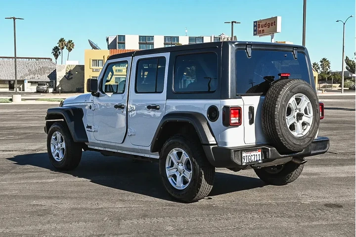Jeep Wrangler Unlimited 2022 image 6