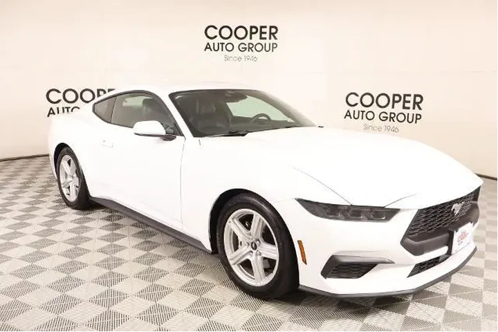 $34900 : Ford Mustang 2026 EcoBoost P image 1