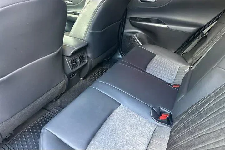 $30900 : Toyota Venza 2021 AWD XLE 4d image 7