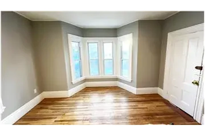 $3200 : Rental property with 3 bedro image 4