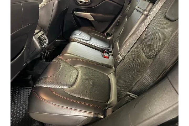 $11900 : Jeep Cherokee 2017 4x4 Trail image 6