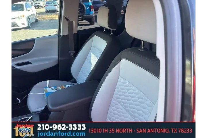 $12444 : Chevrolet Equinox 2018 LS 4d image 10