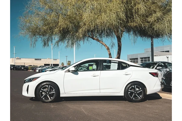 $19936 : Nissan Sentra 2024 SV 4dr Se image 2