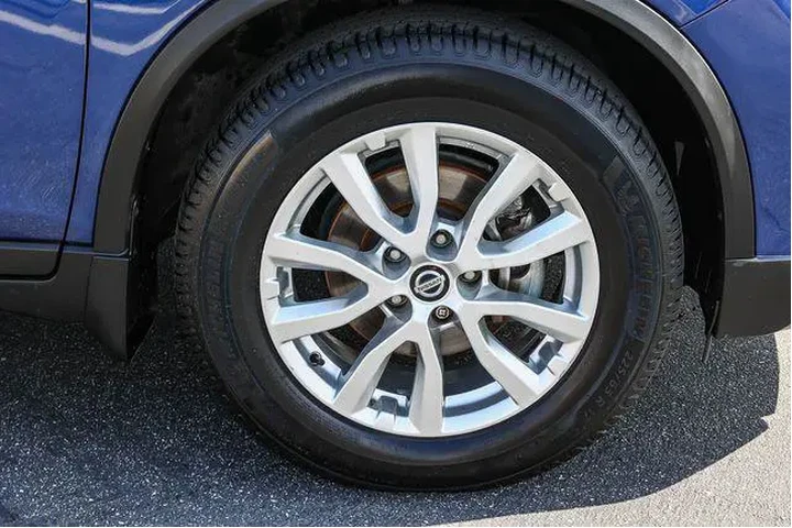 $13498 : Nissan Rogue 2018 S 4dr Cros image 9