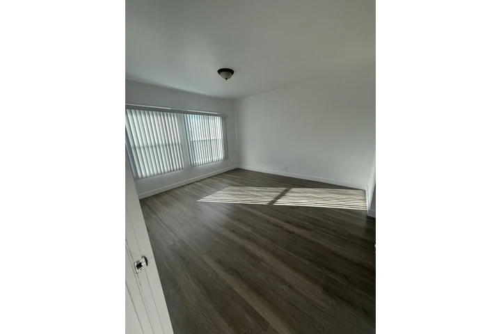 $2400 : Apartamento Grande 2 recamaras image 5