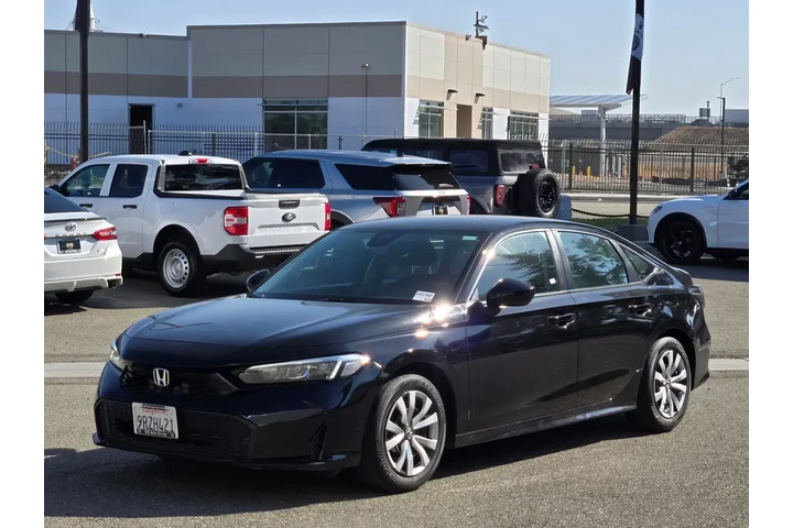 $21888 : Honda Civic 2025 LX 4dr Seda image 8