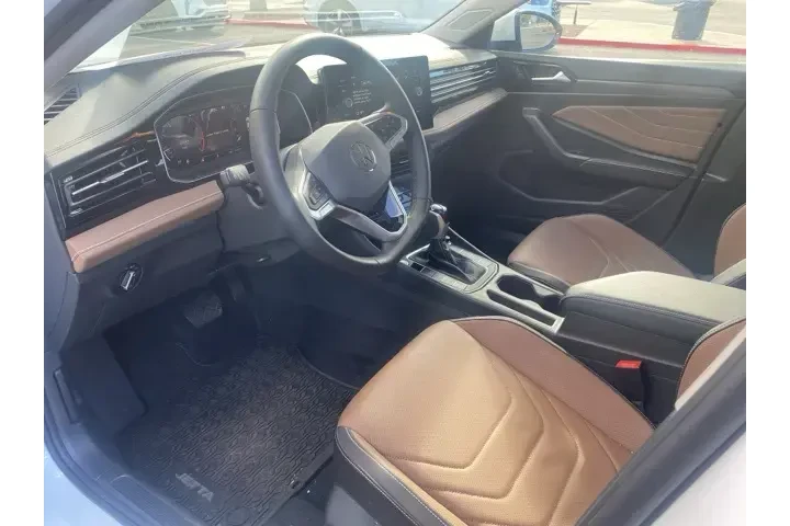 $24947 : Volkswagen Jetta 2025 SEL 4d image 9