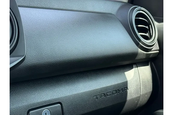 $34989 : Toyota Tacoma 2023 4x4 Trail image 10