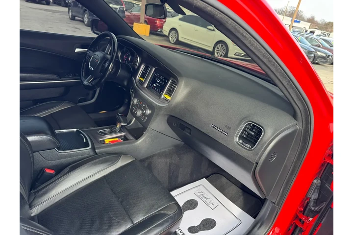 $12980 : 2019 Charger SXT RWD image 9