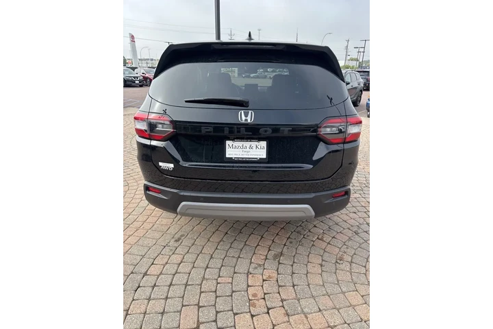 $37998 : 2023 Pilot EX-L 7 Passenger image 6
