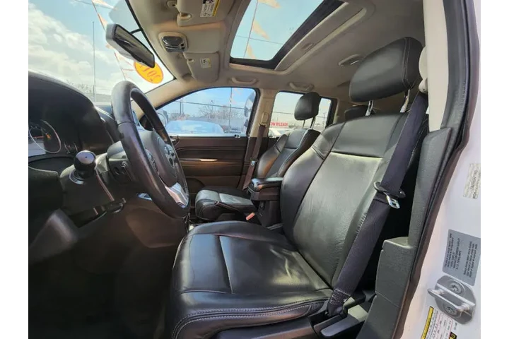 $17995 : 2017 Compass High Altitude image 10