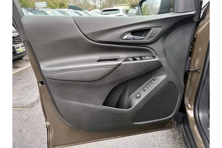 $24989 : Chevrolet Equinox 2023 4x4 P image 8