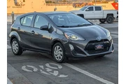 $11988 : 2015 Prius c Two thumbnail