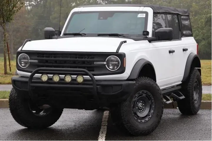 $36495 : Ford Bronco 2022 4x4 Base 4d image 1