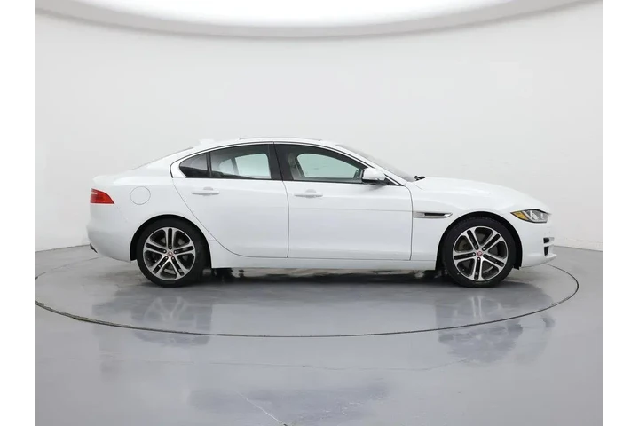 $17998 : Jaguar XE 2018 AWD 35t Premi image 7