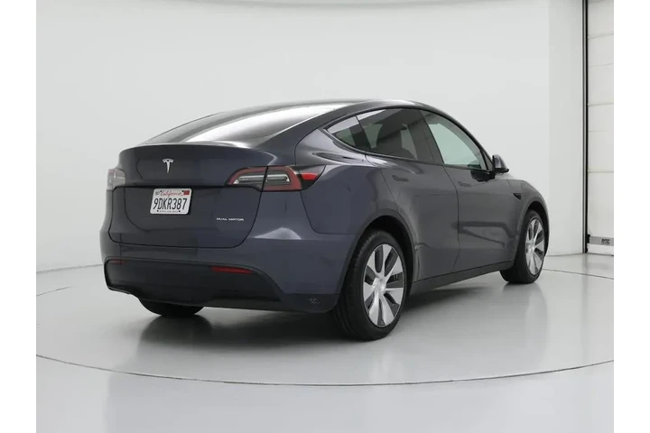 $29998 : Tesla Model Y 2022 AWD Long image 8