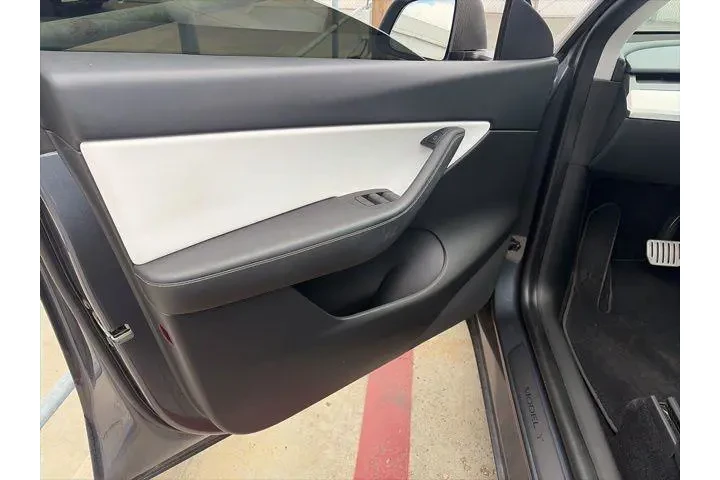 $33000 : Tesla Model Y 2022 AWD Perfo image 9