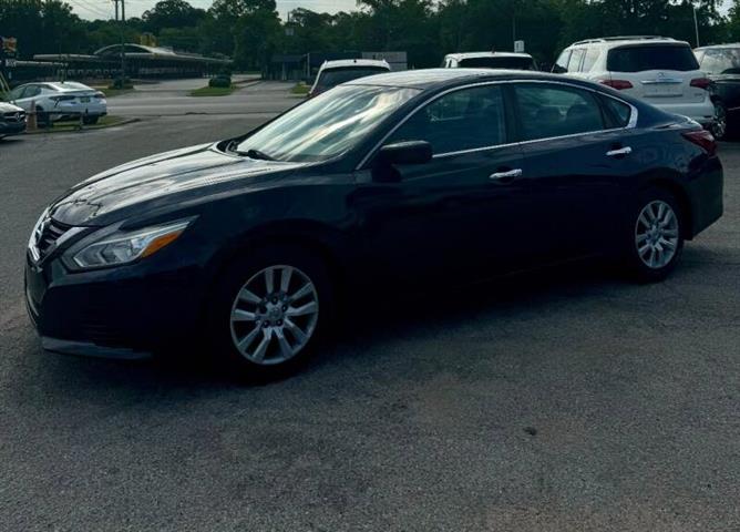 $8900 : 2018 Altima 2.5 S image 10