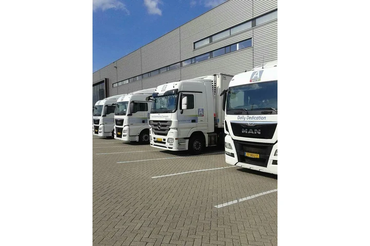 Commercial Truck Driver image 1