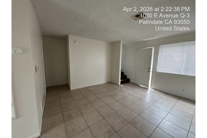 $1850 : 🌟 Townhome de 2 Recámaras image 2