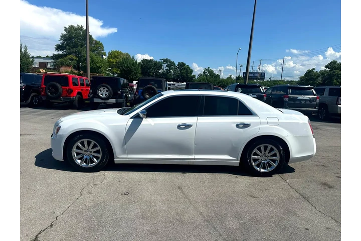 $5980 : 2012 300 4dr Sdn V6 Limited R image 5