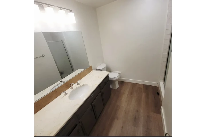 $1300 : 3 dormitorios y 2 baños cuenta image 1